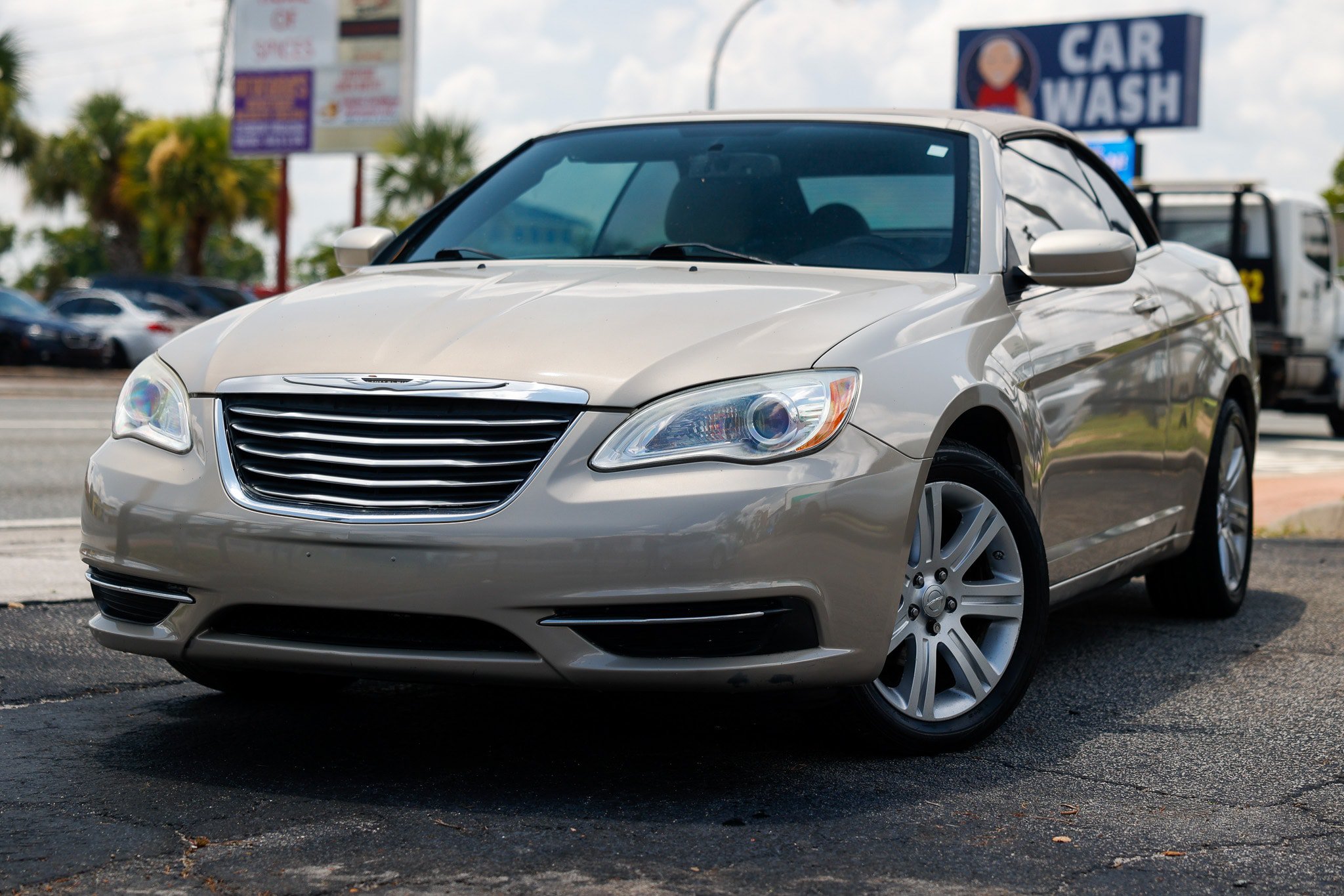 Used 2013 Chrysler 200 Touring w/ Cold Weather Group FWD image 1