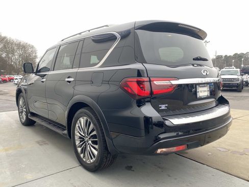 Used 2021 INFINITI QX80 Sensory w/ All-Season Package image 9