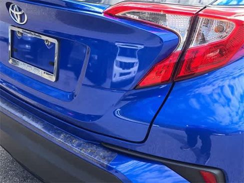 Used 2019 Toyota C-HR XLE image 12