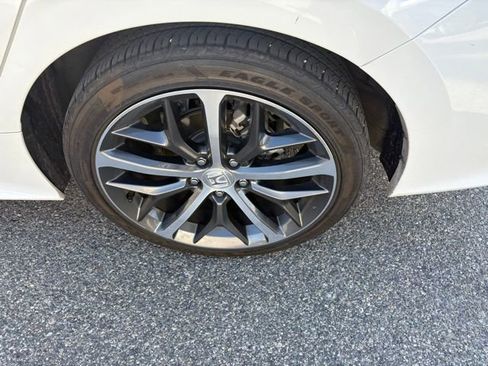 Used 2022 Honda Civic Touring image 11