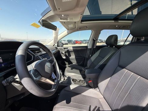 Certified 2024 Volkswagen Tiguan SE w/ Panoramic Sunroof Package FWD image 13