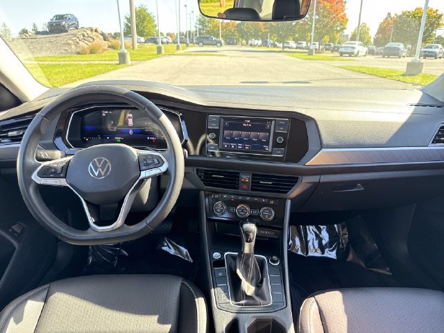 Used 2024 Volkswagen Jetta SE FWD image 19