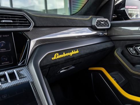 Used 2024 Lamborghini Urus Performante image 36