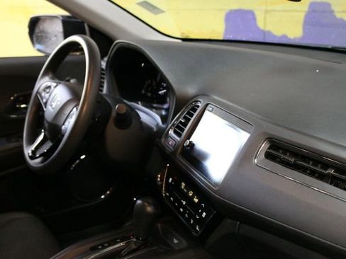 Used 2022 Honda HR-V EX image 10