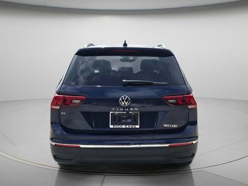 Certified 2022 Volkswagen Tiguan SE FWD image 6