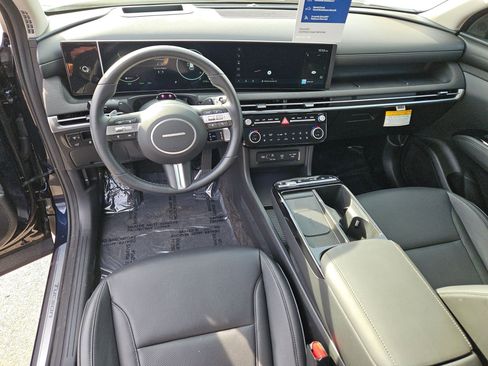 Certified 2025 Hyundai Tucson Limited image 17