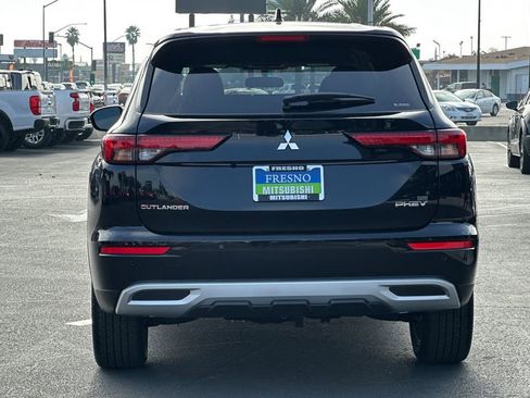 New 2025 Mitsubishi Outlander SE image 6