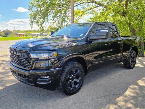 Used 2025 RAM 1500 Big Horn AWD/4WD image 3