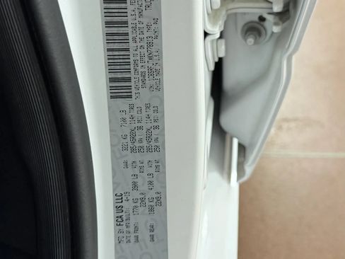 Used 2019 RAM 1500 Laramie AWD/4WD image 49