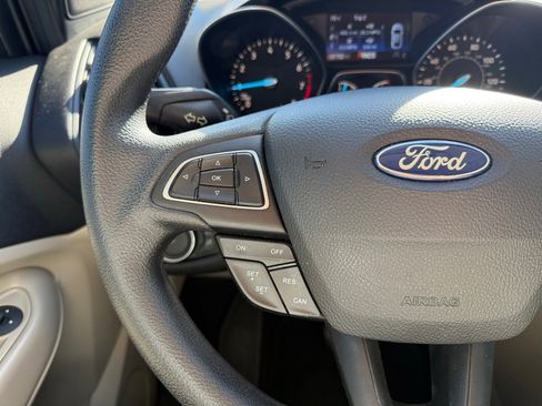 Used 2019 Ford Escape SE image 18