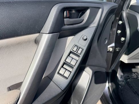 Used 2015 Subaru Forester 2.5i Premium w/ All-Weather Package image 10