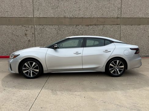 Used 2020 Nissan Maxima 3.5 SV w/ Floor Mat Group FWD image 3