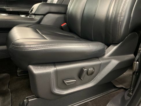 Used 2023 Ford Expedition Max XLT image 18