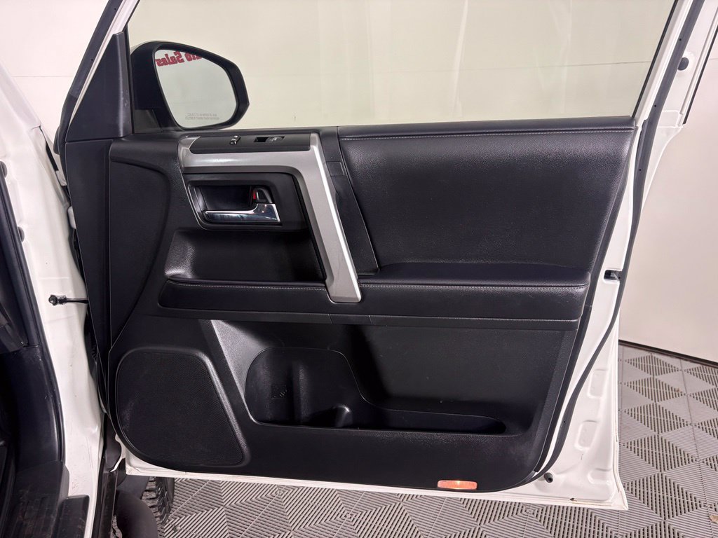 Used 2021 Toyota 4Runner SR5 AWD/4WD image 39