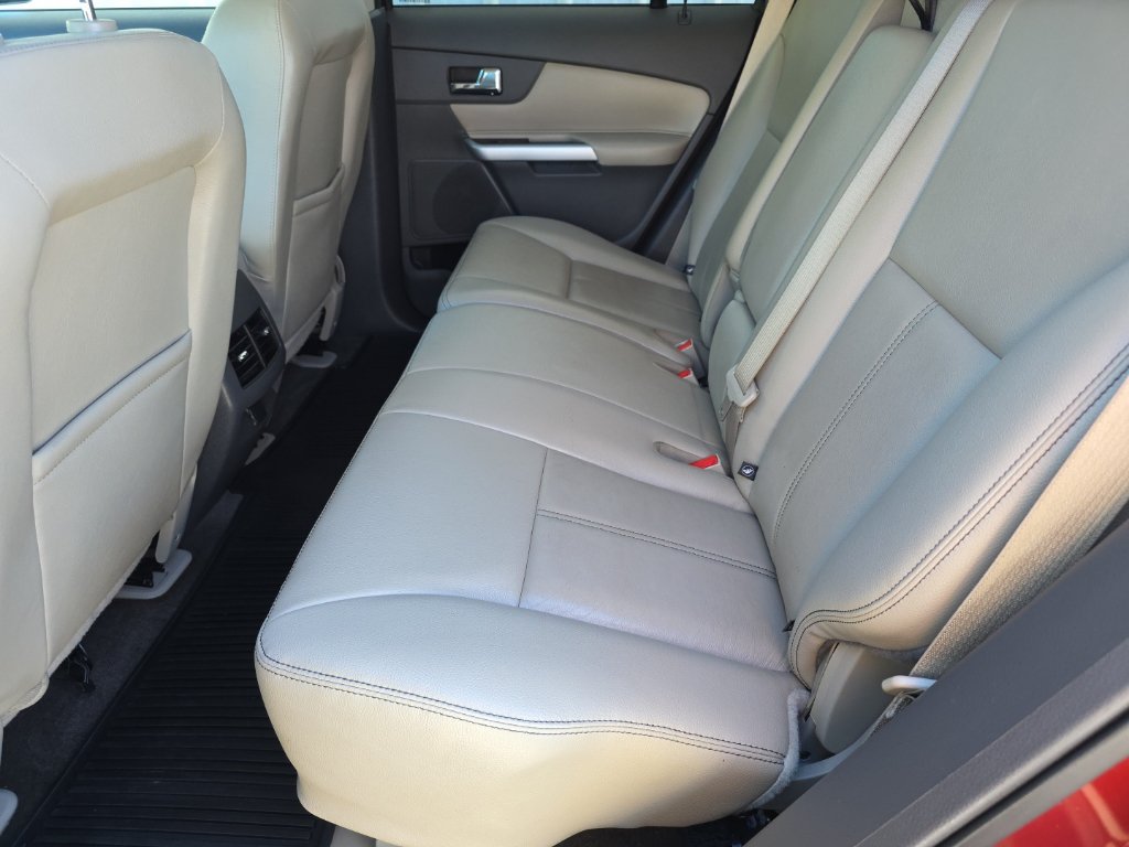 Used 2014 Ford Edge SEL w/ Equipment Group 205A AWD/4WD image 19