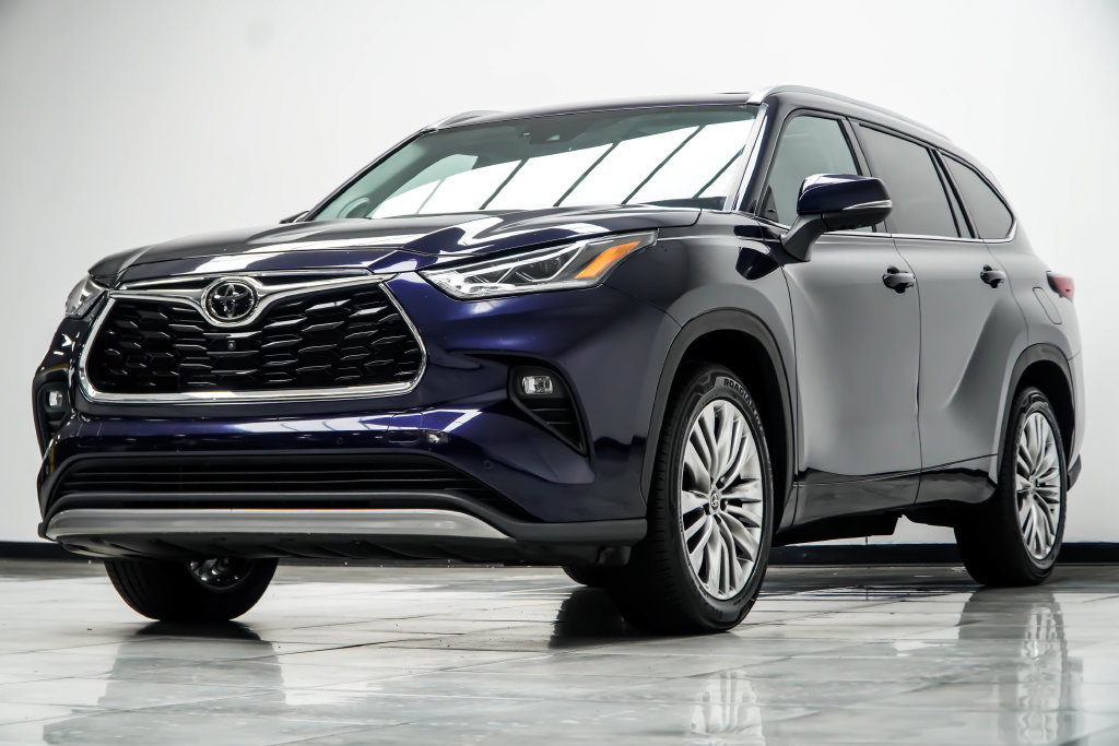 Used 2023 Toyota Highlander Platinum FWD image 11