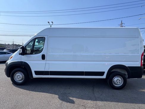 Used 2026 RAM ProMaster 2500 w/ Convenience Group FWD image 4