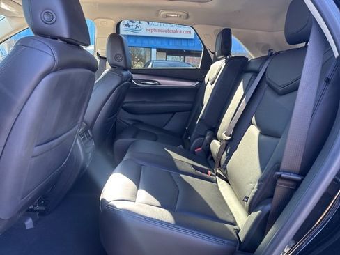 Used 2018 Cadillac XT5 Luxury w/ Driver Awareness Package image 12