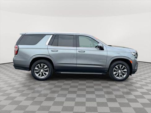 Used 2022 Chevrolet Tahoe LT w/ Luxury Package AWD/4WD image 4