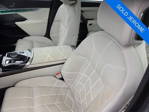 Certified 2023 BMW 760i xDrive AWD/4WD image 10