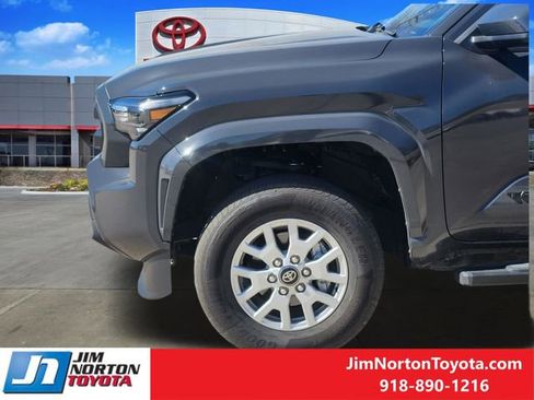 Used 2025 Toyota Tacoma SR5 image 9