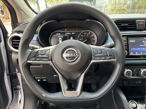 Used 2025 Nissan Versa SV FWD image 25