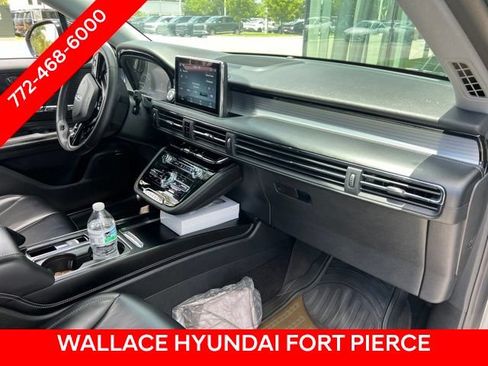 Used 2022 Lincoln Corsair FWD image 9