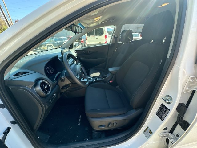 Used 2023 Hyundai Kona SEL FWD image 30