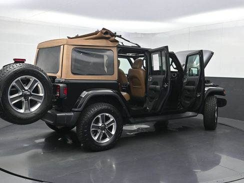 Used 2022 Jeep Wrangler Unlimited Sahara w/ Cold Weather Group AWD/4WD image 36