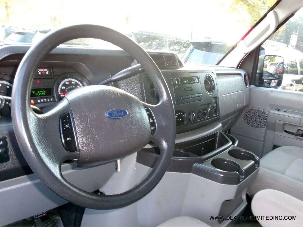 Used 2014 Ford E-250 and Econoline 250 w/ Power Group RWD image 9