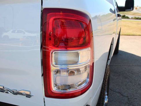 Used 2024 RAM 2500 Tradesman w/ Chrome Appearance Group AWD/4WD image 13