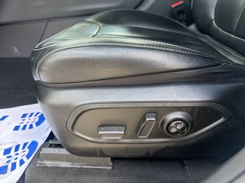 Used 2024 Jeep Grand Cherokee L Limited w/ Luxury Tech Group II image 12