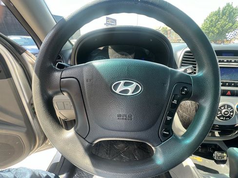 Used 2009 Hyundai Santa Fe GLS FWD image 17