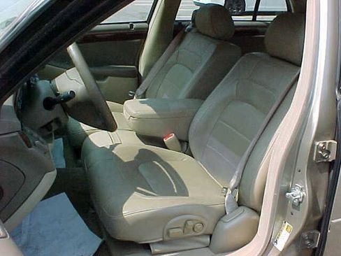 Used 2005 Cadillac De Ville FWD image 17