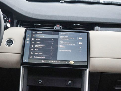 Used 2025 Land Rover Discovery Sport S image 23