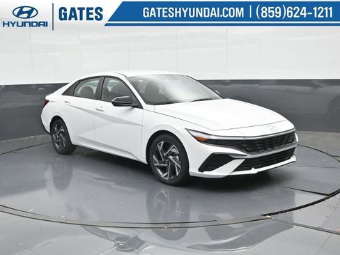 New 2025 Hyundai Elantra Sport image 4
