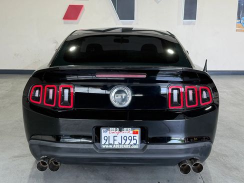 Used 2010 Ford Mustang GT RWD image 5