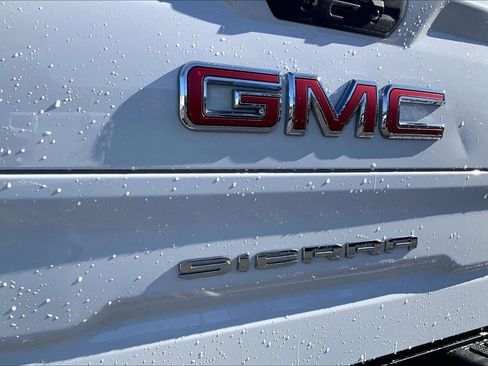 Used 2022 GMC Sierra 1500 SLE image 30