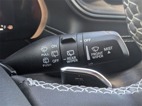 Used 2023 Jeep Grand Cherokee Limited w/ Black Appearance Package image 21