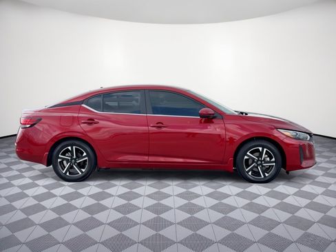 Used 2025 Nissan Sentra SV FWD image 8