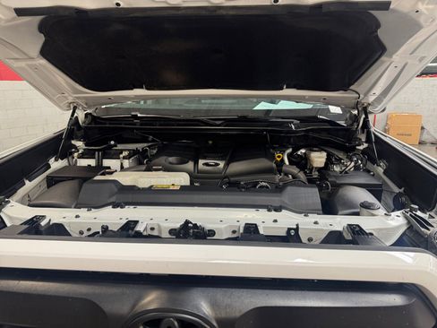 Used 2023 Toyota Tundra SR5 w/ SR5 Premium Package RWD image 21