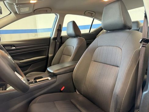 Used 2025 Nissan Altima 2.5 SV FWD image 22