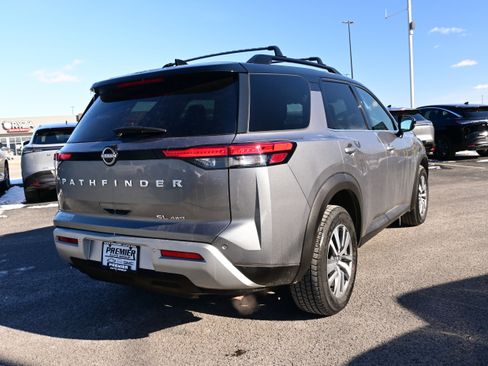 Used 2023 Nissan Pathfinder SL image 6