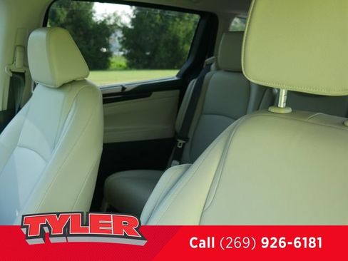 Used 2025 Honda Odyssey EX-L image 34