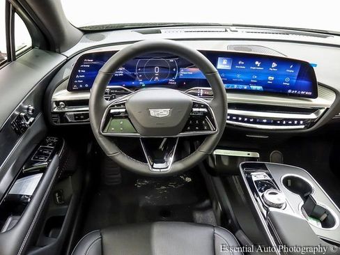 New 2025 Cadillac Lyriq Luxury w/ LPO, Floor Liner Package image 11