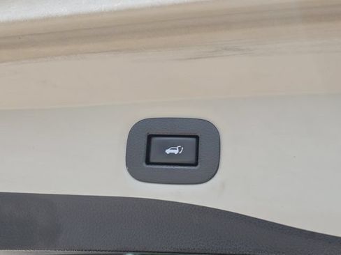 Used 2018 Nissan Rogue SV FWD image 8