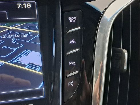 Used 2018 Cadillac Escalade ESV Luxury image 19