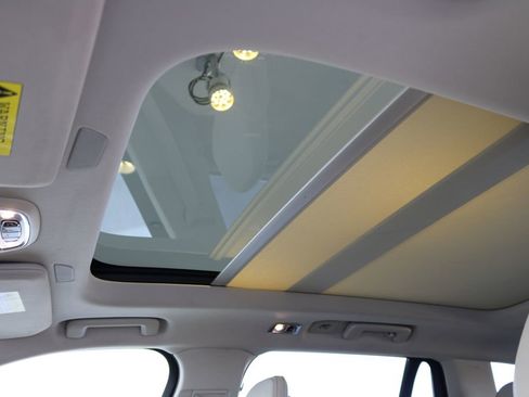 Used 2021 Volvo XC90 T6 Momentum image 17