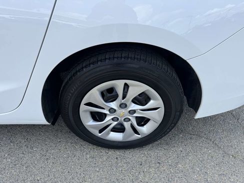 Used 2019 Chevrolet Cruze LS image 38