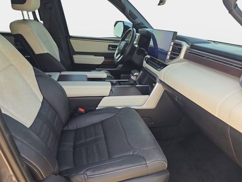 Used 2024 Toyota Sequoia Capstone AWD/4WD image 10